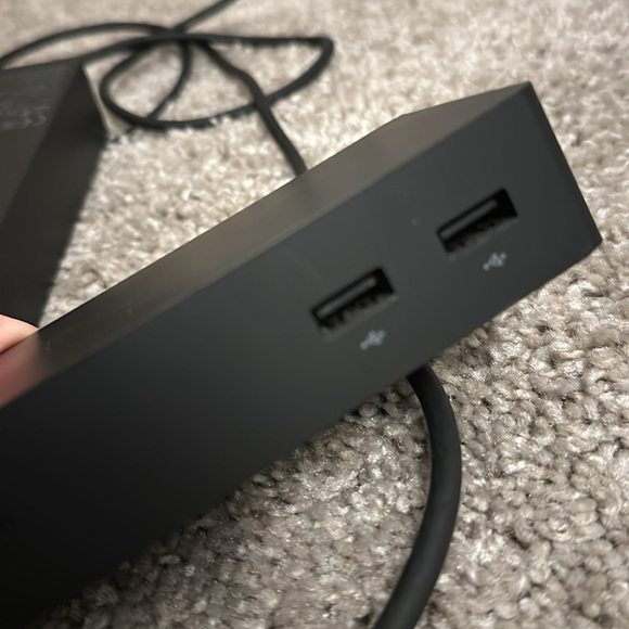 Microsoft Surface Dock Model 1661 - Picture 3 of 7